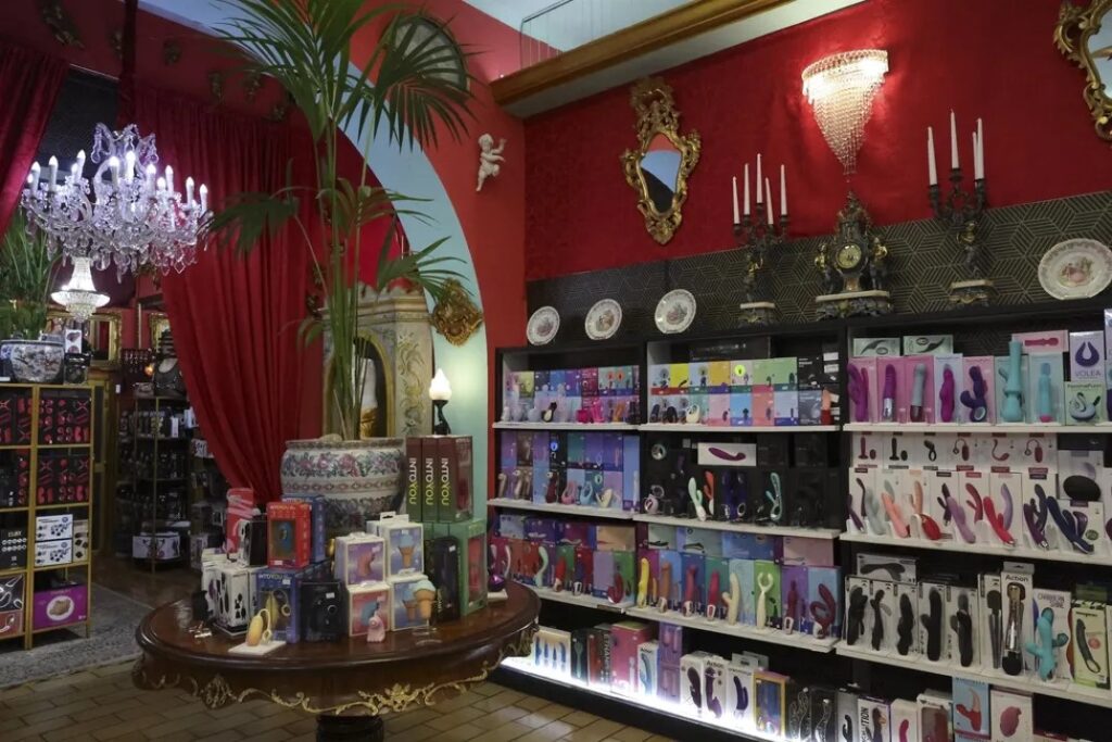 Mustafakemalpaşa Sex Shop